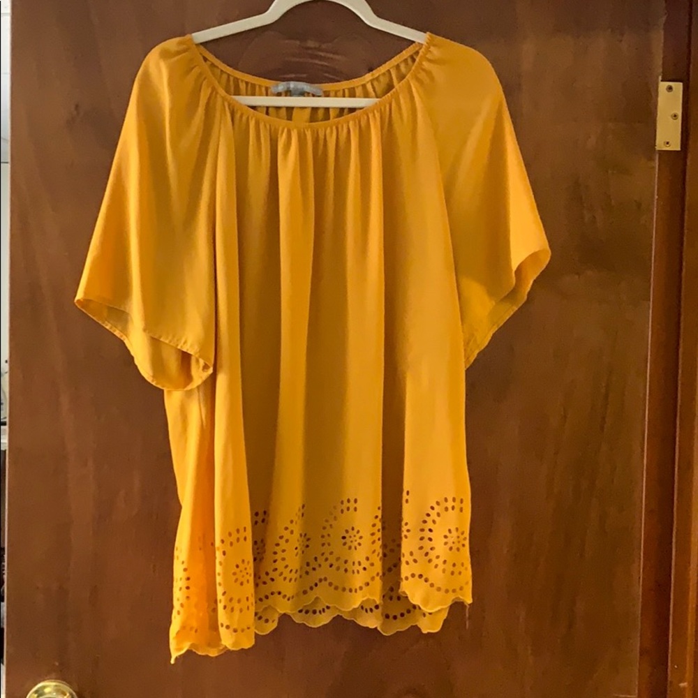 Valerie Stevens 2xl mustard color top
